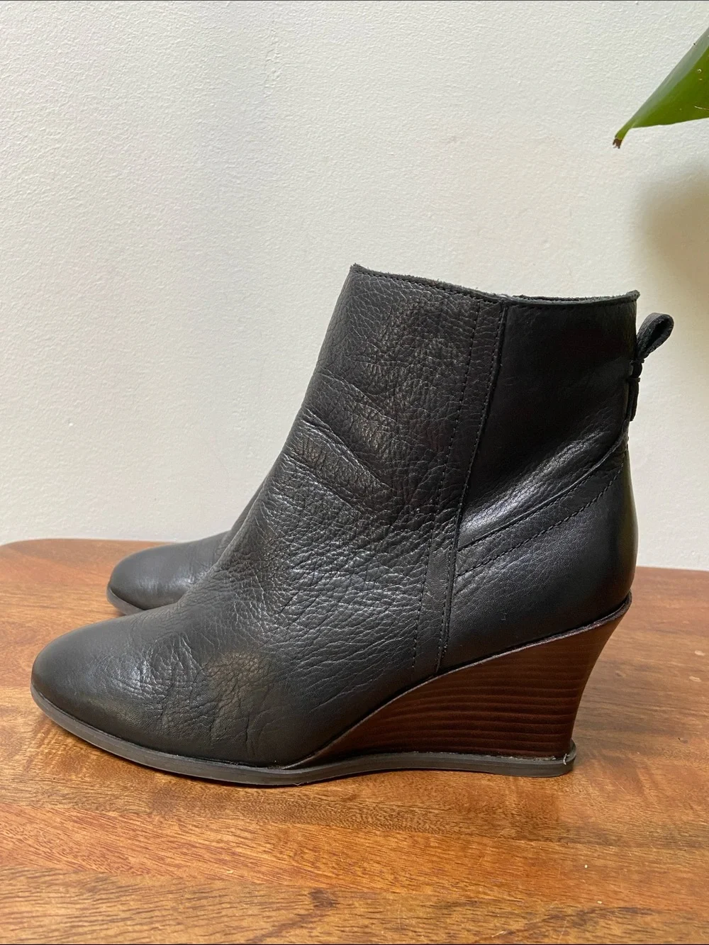 Lucca Lane Zippy Leather Wedge Ankle Booties Black Size 8